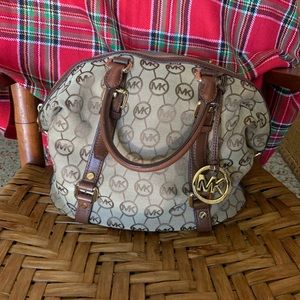 Michael Kors Purse - Like New.